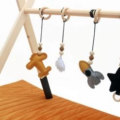 Skodie Babygym - Houten Baby Speelgoed - Handgemaakt - Speelboog - Duurzaam - Vanaf 0 Maanden -babygyms Winkel 550x374 1