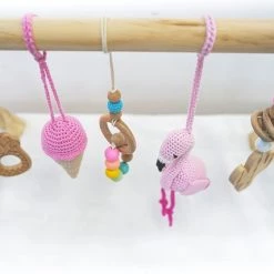 Louas Loua's Favorites Houten Babygym Roze Met Gehaakte En Houten Speeltjes - Gehaakte - Babyspeelgoed - Baby Speelgoed 0 Jaar - Babygym Hout - Baby Gym - Flamingo - Baby Speelrek - Baby Rek 11 Louas Loua's Favorites Houten Babygym Roze Met Gehaakte En Houten Speeltjes - Gehaakte - Babyspeelgoed - Baby Speelgoed 0 Jaar - Babygym Hout - Baby Gym - Flamingo - Baby Speelrek - Baby Rek -babygyms Winkel 550x428