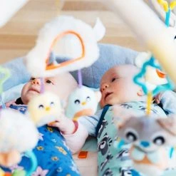 Playgro Snuggle Me Penguin Tummy Time Gym - Babygym Met Buikligkussen - Speelkleed - Speeltapijt 35 Playgro Snuggle Me Penguin Tummy Time Gym - Babygym Met Buikligkussen - Speelkleed - Speeltapijt -babygyms Winkel 550x550 44