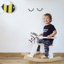 Mamabrum Houten Hobbelpaard - Wit - Hobbel Paard / Dier Schommelpaard Hobbeldier Wip Schommeldier Hout - 1 2 3 4 Jaar - Hobbelfiguur Baby Hobbeldieren Schommelpaardje Schommeldieren -babygyms Winkel 550x550 629